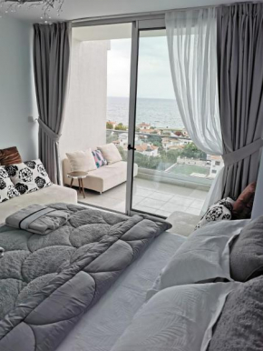 Erika Apartment with Sea View